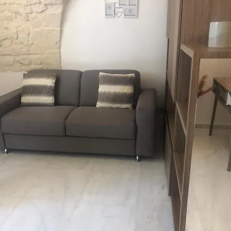 Luxury Cassese Bed & Breakfast 3*